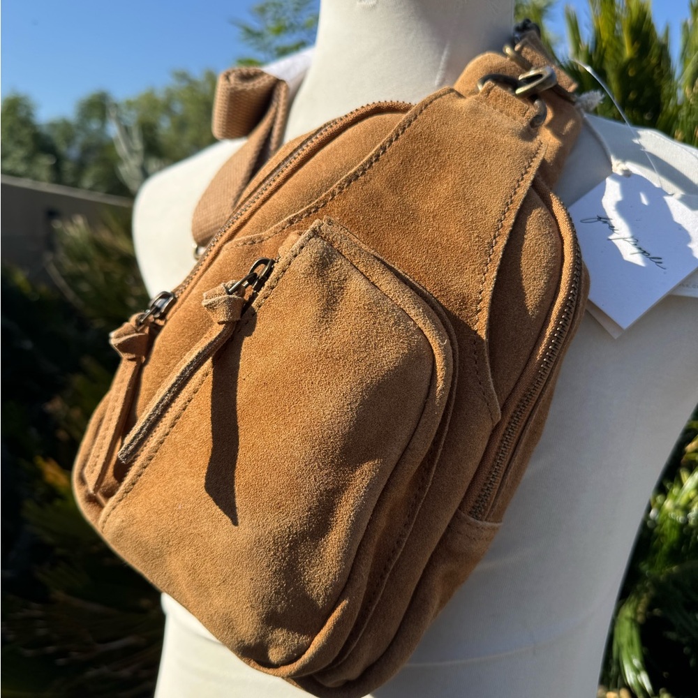 Free People Hudson Sling Bag 
Brand new with tag